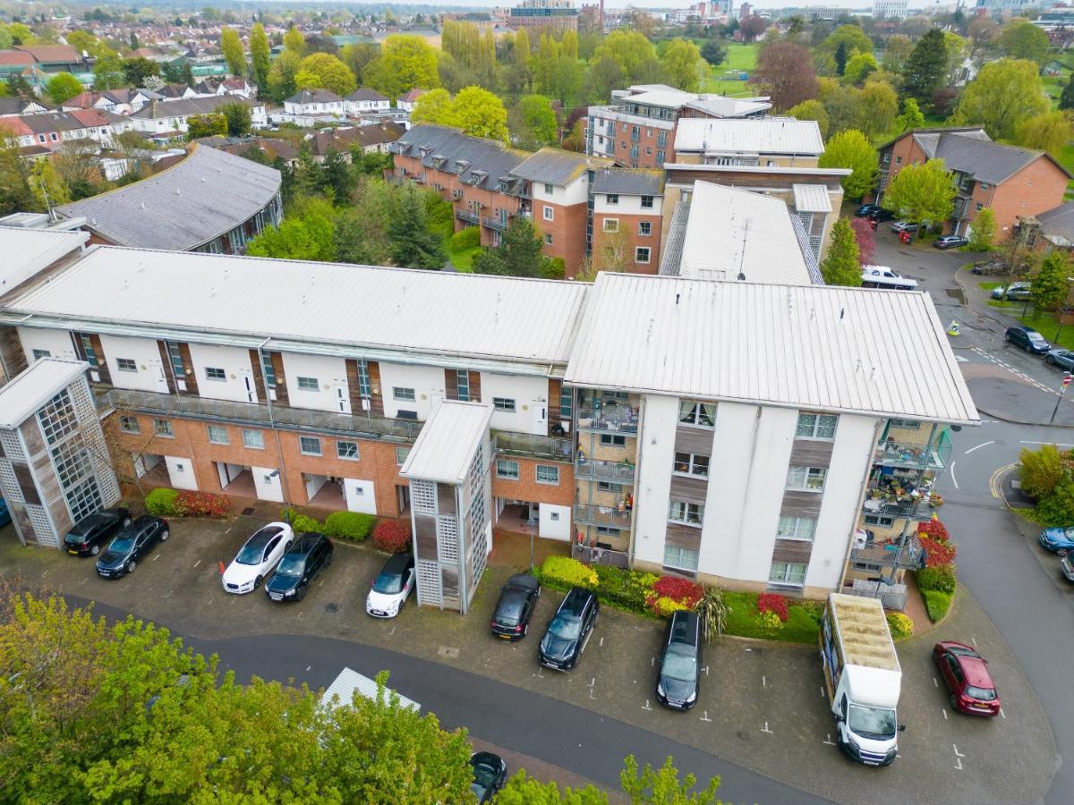 Luxury 2 Bed Apartment - Near Heathrow, Legoland, Windsor Слау Екстер'єр фото