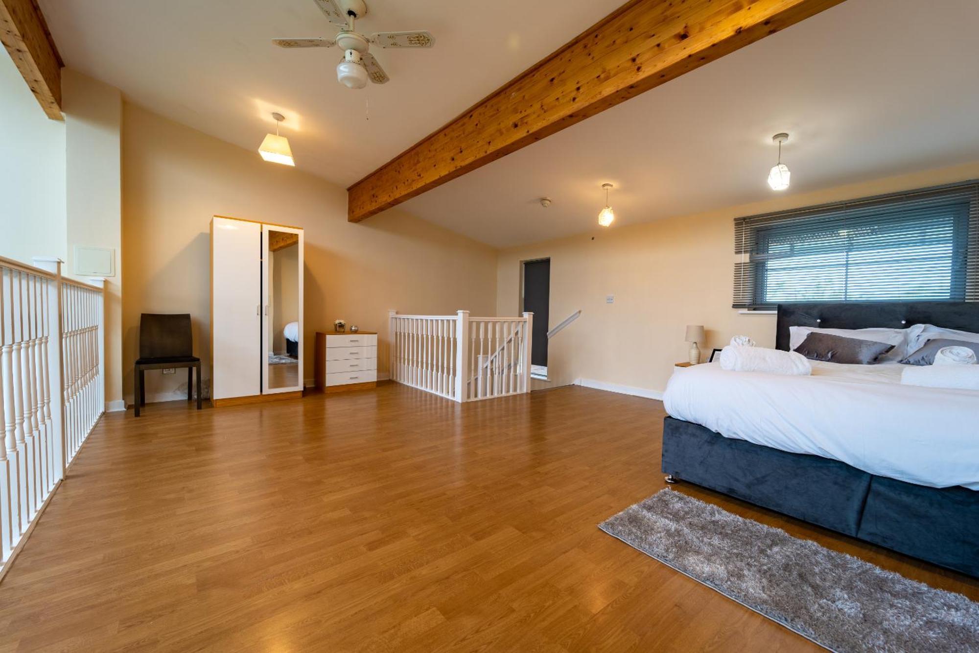 Luxury 2 Bed Apartment - Near Heathrow, Legoland, Windsor Слау Екстер'єр фото