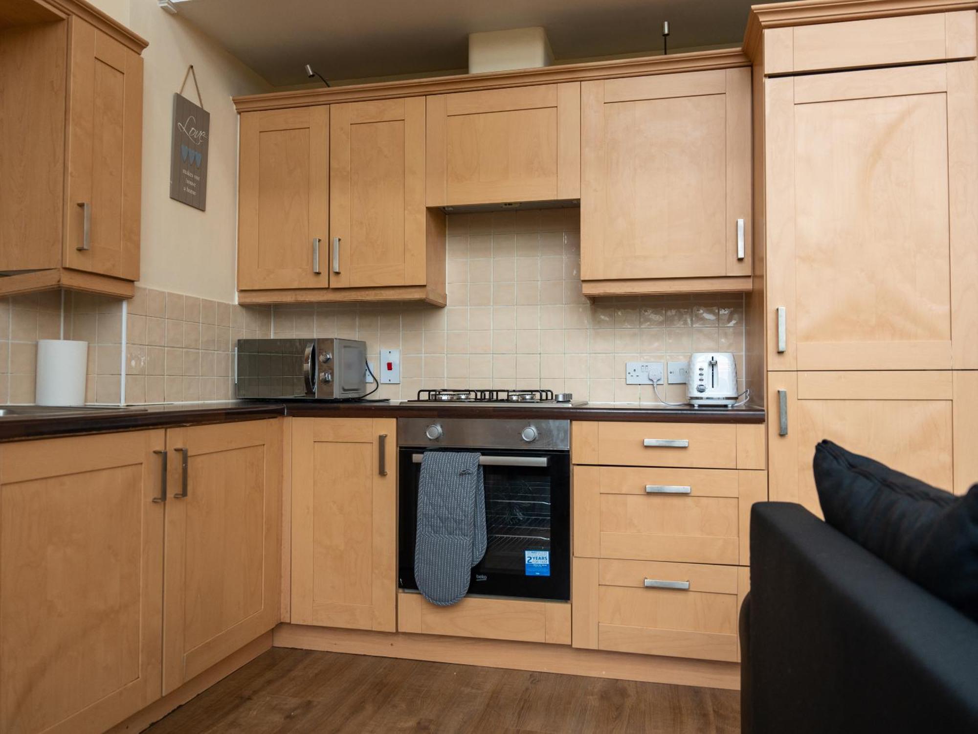 Luxury 2 Bed Apartment - Near Heathrow, Legoland, Windsor Слау Екстер'єр фото