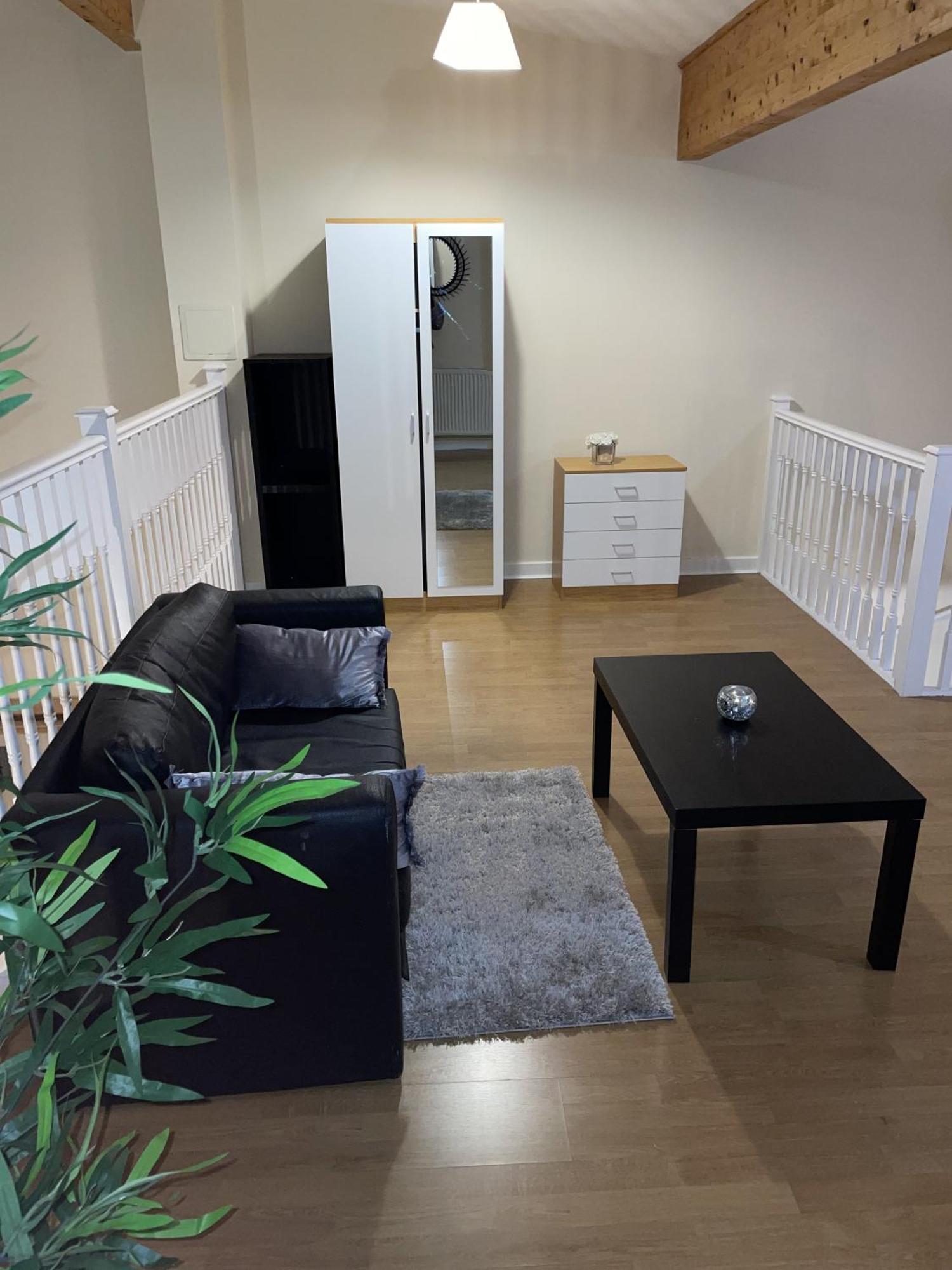 Luxury 2 Bed Apartment - Near Heathrow, Legoland, Windsor Слау Екстер'єр фото